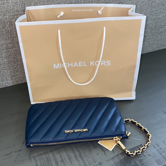 Michael Kors Wristlet - Picture 5 of 7